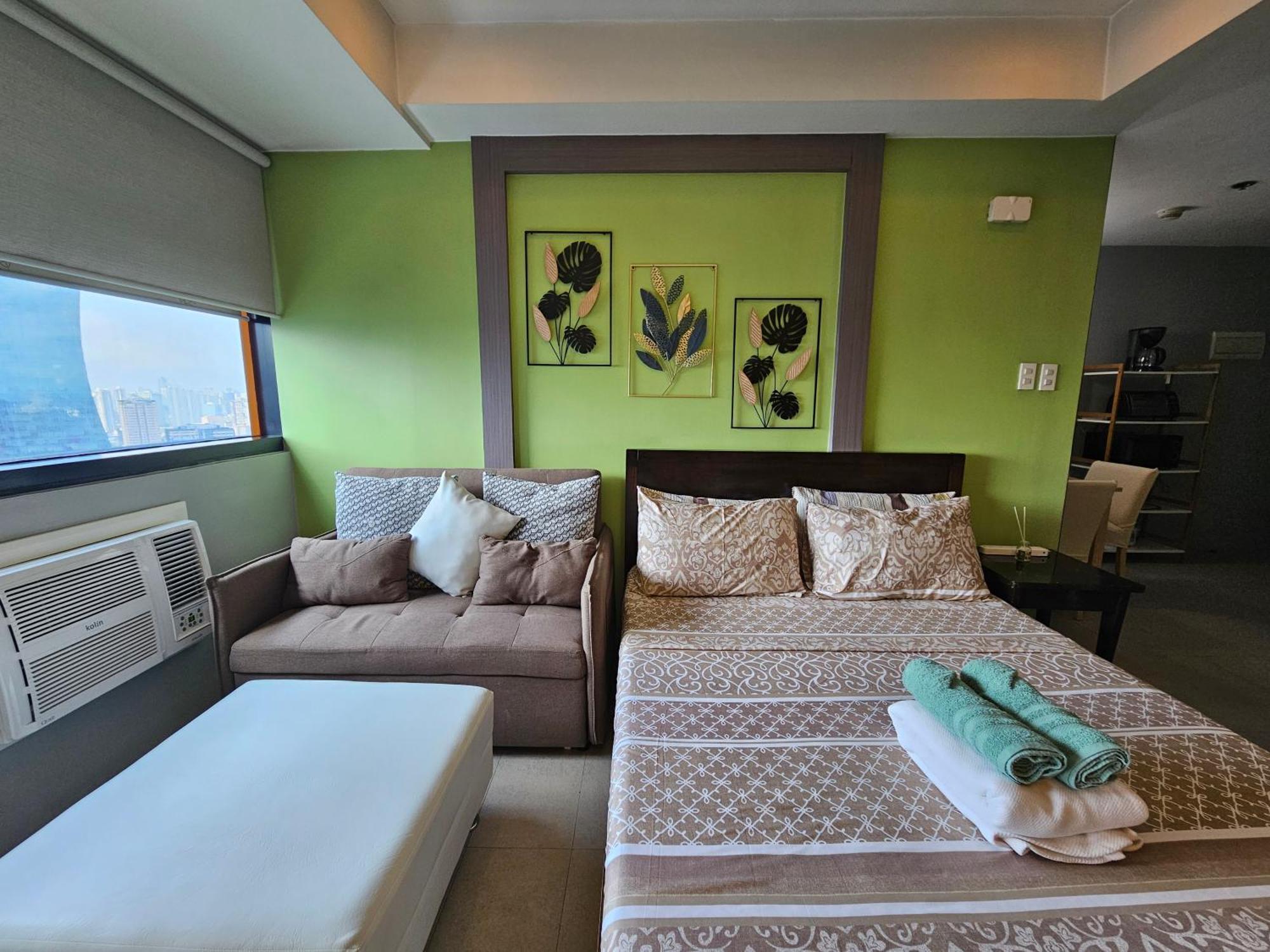 Spacious Studios 曼达卢永 外观 照片